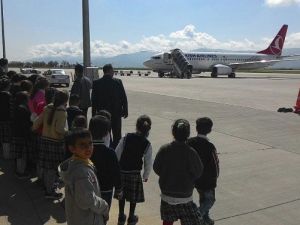 Öğrenciler, İlk Defa Havalimanı Gezdi