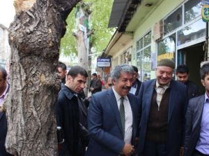 Fırat’a Mahallebaşında Sevgi Seli...