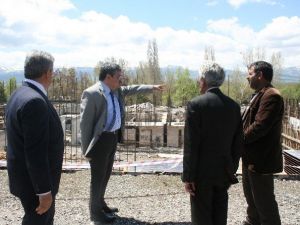 Kaymakam Ada, Okul İnşaatlarında İncelemelerde Bulundu