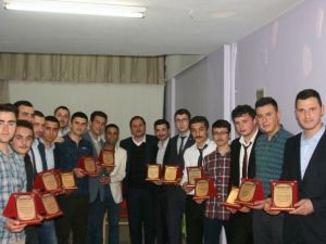 Huzur Erkek Öğrenci Yurdu’nda 19. Mezuniyet Sevinci