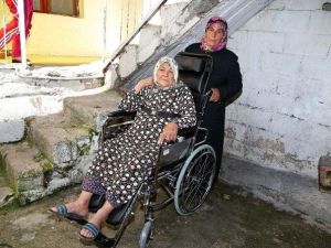 Şehitkamil Belediyesi’nden İki Engelliye Tekerlekli Sandalye