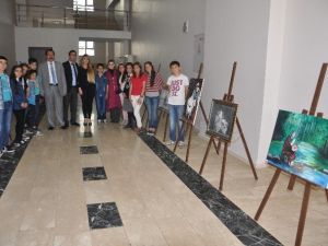 Köy Okulu Öğrencilerinden Yılsonu Sergisi