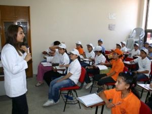 Çocuk Meclisi Şubeler Arası Yüzme Ve Bilgi Yarışması