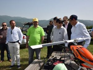 Başkan Üzülmez, Model Uçak Gösterisini İzledi