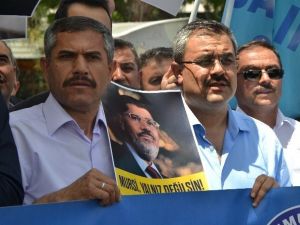 Memur-sen İl Temsilciliği Mursi’ye Verilen İdam Cezasını Protesto Etti