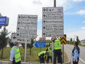 Ereğli’de Kavşaklara Yön Levhaları Takıldı