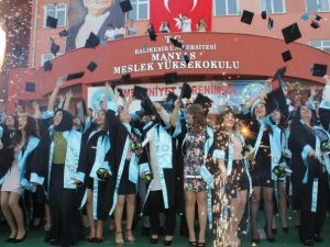 Manyas MYO’da 4’ncü Mezuniyet Coşkusu