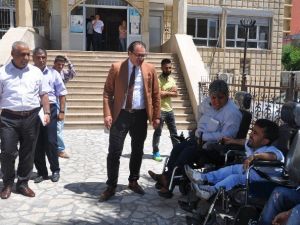 Silopi Kaymakamlığı’ndan Akülü Araç Yardımı