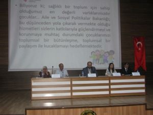 “Bir Yetime Aile Olmak Paneli” Düzenlendi