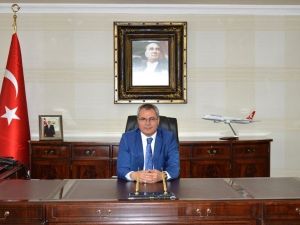 Vali Deniz’den 19 Mayıs Atatürk’ü Anma Gençlik Ve Spor Bayramı Mesajı