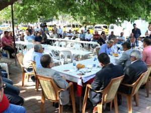 Köse, Taksicilerle Bir Araya Geldi