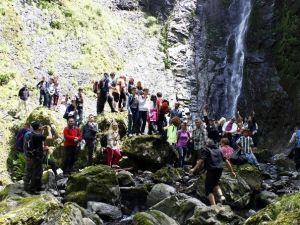 Samdak’tan Yeşilpınar Şelalesi’ne Doğa Yürüyüşü