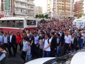 HDP’ye Yapılan Saldırı Diyarbakır’da Protesto Edildi