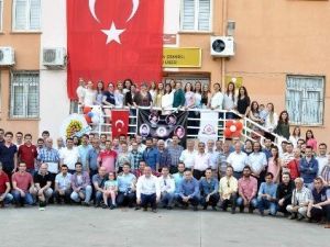 Mezunlar Buluşmasında Duygusal Anlar Yaşandı
