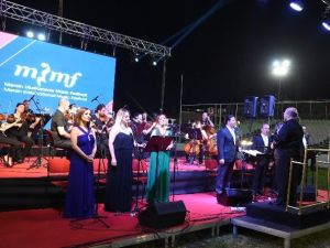 Tarsus Kubat İle Folklorama’yı Ağırladı