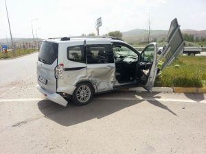 Gemerek’te Trafik Kazası: 7 Yaralı