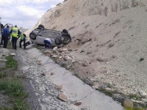 Gürün’de Trafik Kazası: 3 Yaralı