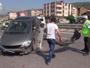 Kocaeli’de Trafik Kazası: 2 Yaralı