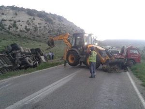 Eskişehir’de Tır Devrildi: 1 Ölü