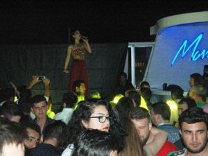 Sevda Özkaran Tatilcileri Coşturdu