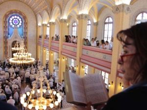 Balkanların En Büyük Sinagoguna Türk Musevi Cemaati’nden Yoğun İlgi