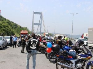 Motorculardan Fsm Köprüsünde Geçiş Ücretleri Protestosu