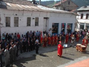 Küre’de 19 Mayıs Törenlerinde Öğrenci Bayıldı