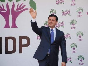 Demirtaş, Adıyaman’da Vatandaşlara Hitap Etti