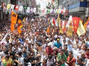 HDP Binalarındaki Saldırılar Protesto Edildi