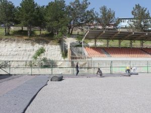 Gördes Şehir Stadyumu’nun Çim Kaplamaları Başladı