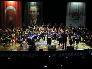 Miniklerden Muhteşem Konser