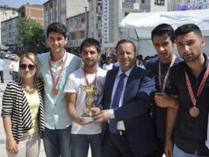 Dilovası, 19 Mayıs’ı Coşku İle Kutladı