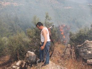 Antalya’da Mevsimin İlk Orman Yangını