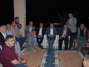 Kahta AK Parti İlçe Teşkilatından Dayanışma Yemeği