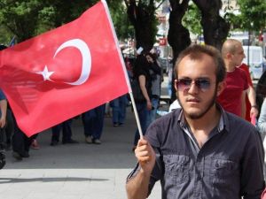 Kırşehir’de Bayrağa Saygı Yürüyüşleri