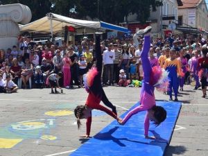 Foça’da Alanlara Sığmayan 19 Mayıs Coşkusu