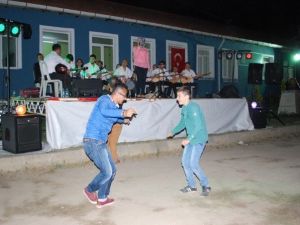 Kursiyerlerden Türk Halk Müziği Konseri