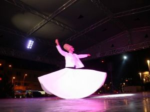 Halk Dansları Festivali 19 Mayıs Coşkusuna Sahne Oldu