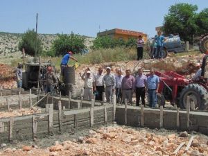 Başkan Özdemir, Fıstıklıdağ’ın Taziye Evi Temelini Attı