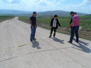 Kurukavak Köyüne Yol Asfaltlama Yapımı Başladı