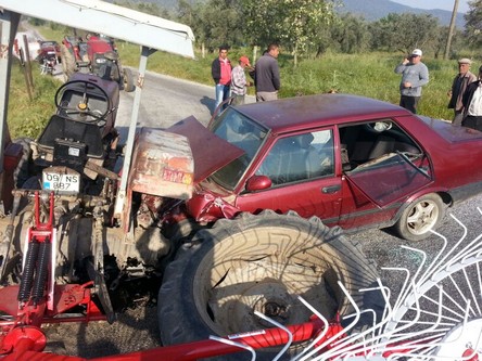 2 Ayrı Trafik Kazası: 1’i Ağır, 14 Yaralı