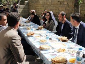 Hdp Eş Genel Başkanı Yüksekdağ’dan Taş Ailesine Ziyaret