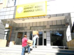 Bağışlanan Kitaplar Liselere Teslim Ediliyor