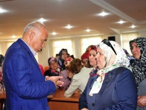 AK Parti Kadın Kolların’dan Başkan Çalışkan’a Ziyaret