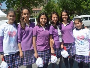 Kız Meslek Lisesi Öğrencileri “Küfre Hayır” İçin Yürüdü