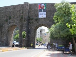 Diyarbakır’da Barzani Fotoğrafı Asıldı