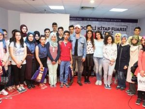 Kitap Fuarı’nda Yazarlar Geçidi