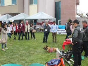 Jandarma Ekipleri Nuh Naci Yazgan Üniversitesinde Broşür Dağıttı