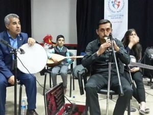 Baba Kız Aynı Sahnede...