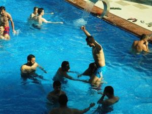 Bodrum’da Buzlu Havuz Keyfi